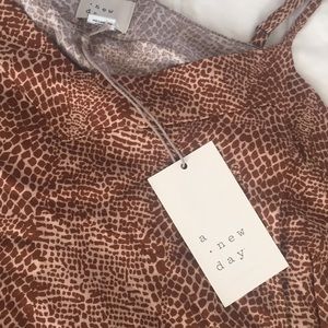 ✨ 2 for $12 ✨ NWT animal print tank top